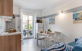 La Casa Di Tobia & Little Paradise Beach Apartments